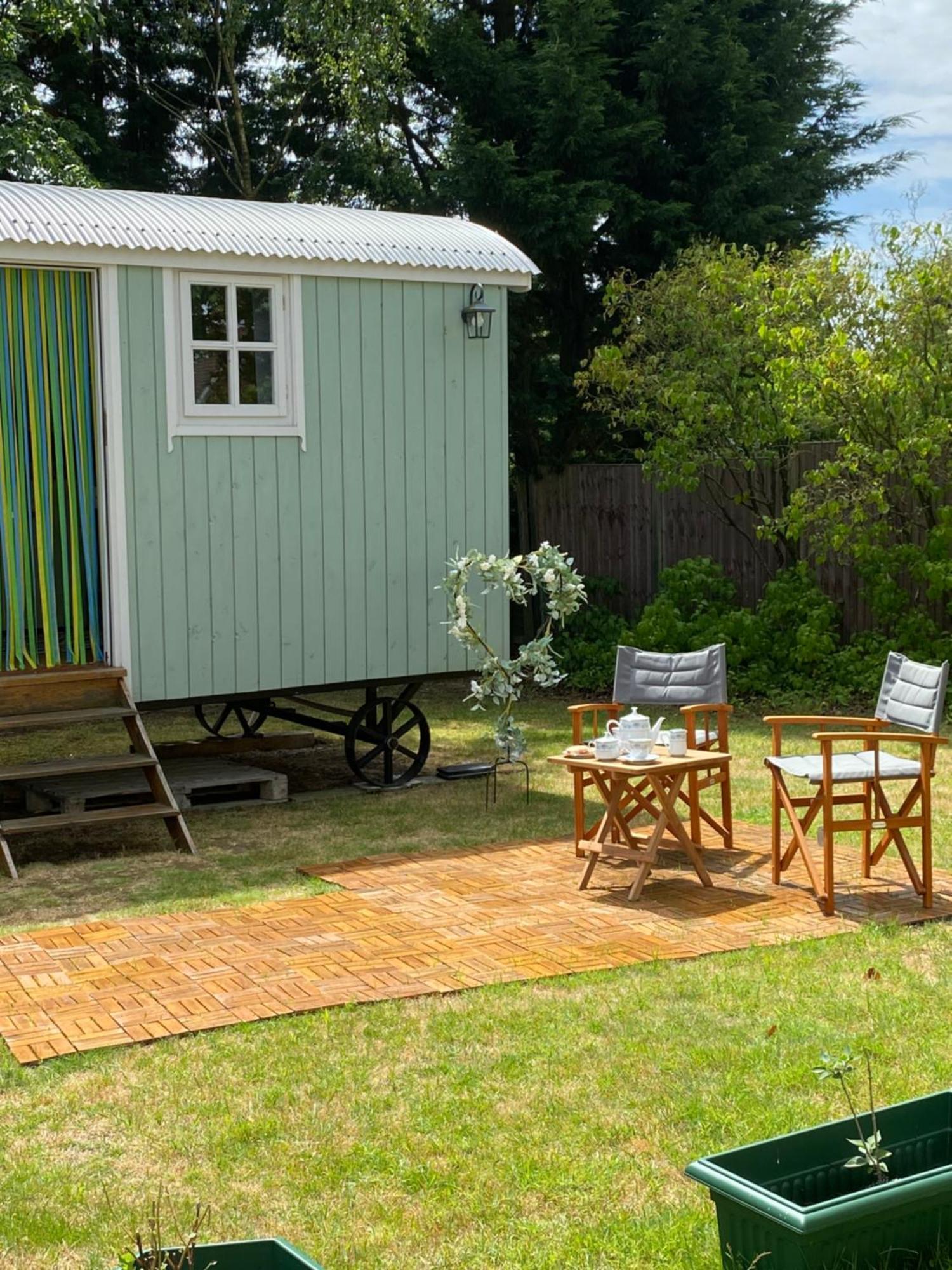 Jasmine The Shepherd Hut Вудхолл Спа Экстерьер фото